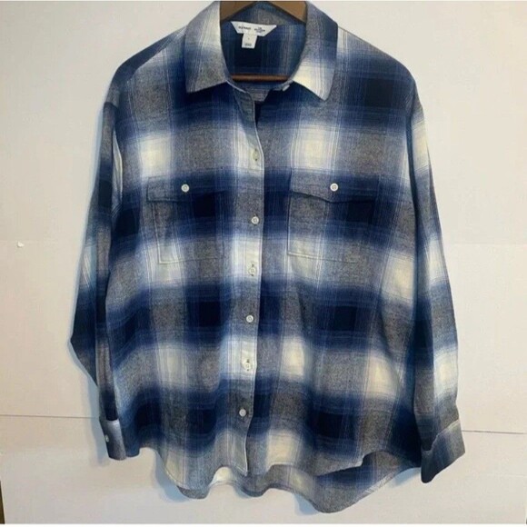 Old Navy L Blue White Plaid Flannel Boyfriend Shirt Long Sleeve Cotton Button-Up - Picture 2 of 11